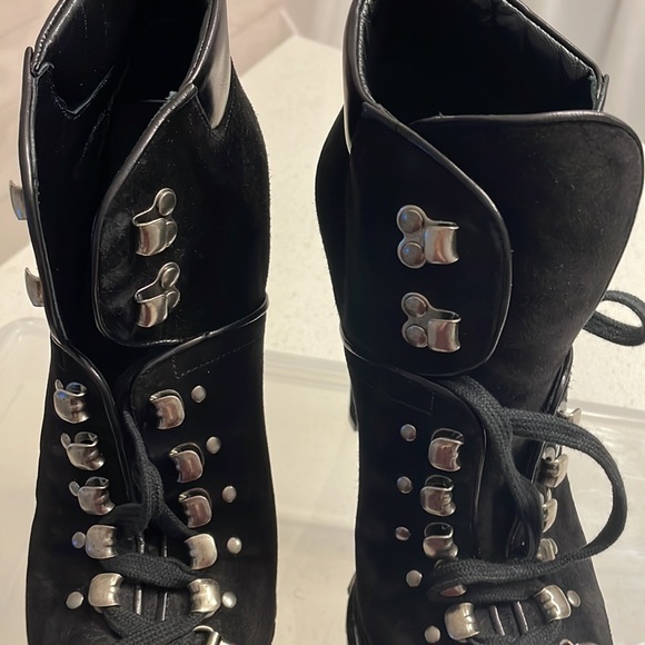 Authentic Alaia Hiking Boots - Picture 7 of 12